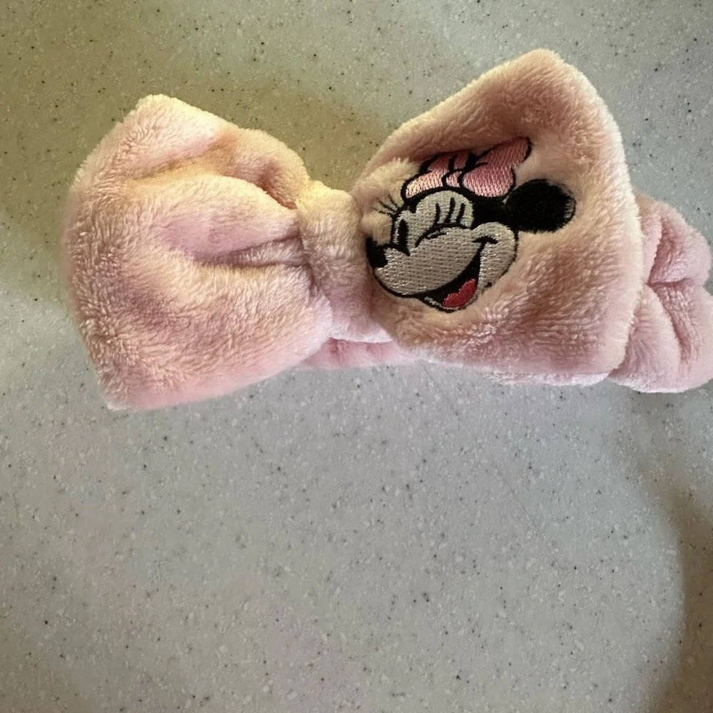 Disney Minnie Mouse Bow Headband! Spa day or Fashion! Baby & Toddler. On…